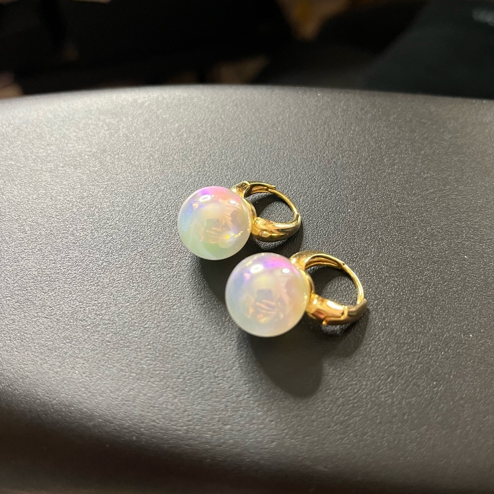 Elegant Gold Hoop Earrings with Iridescent Opal-Like Beads